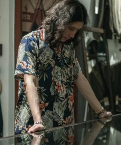 Non Stock MFG. CO. Plants & Flowers Pattern Aloha Shirt - Navy