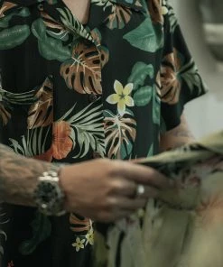 Non Stock MFG. CO. Plants & Flowers Pattern Aloha Shirt - Black Back In Stock